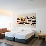 Art & 4*