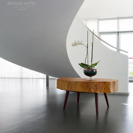 Art & Hotel